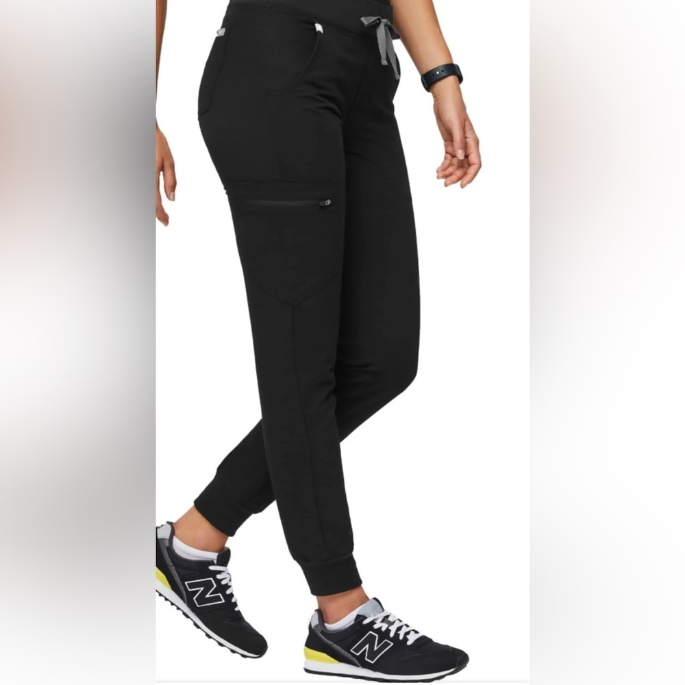 FIGS. black s/p joggers